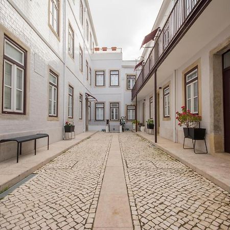 Charming Apartment In Private Condominium At Graca Lisboa Ngoại thất bức ảnh